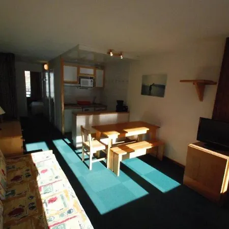 2 Pieces Avec Balcon Sud/ouest, Au Coeur Des Commerces A Apartamento Tignes