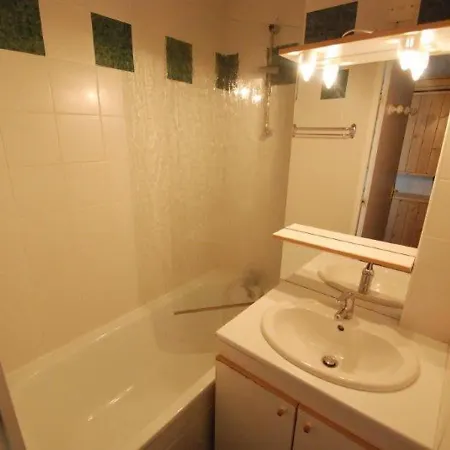 2 Pieces Avec Balcon Sud/ouest, Au Coeur Des Commerces A Tignes